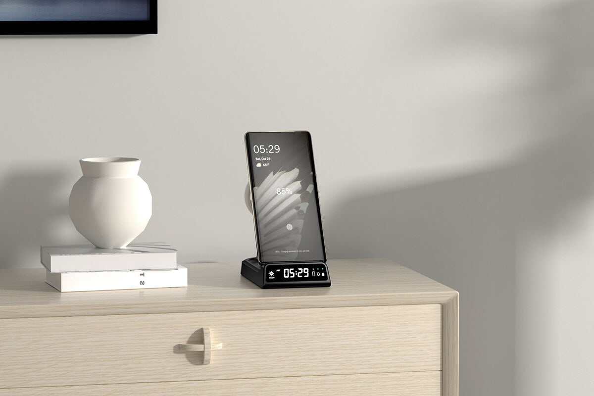 Designed for seamless synergy, the swanscout 702G serves as a compact wireless charger for Google Pixel devices, complete with a clock display.